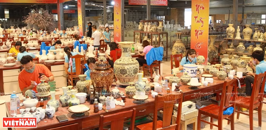 La société par action de poterie de Chu Dau.