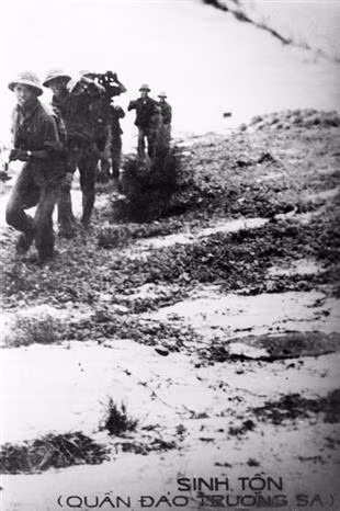 L'unité N°126 de la force de commando a libéré l'île de Sinh Tôn apprtenant à l'archipel de l'île de Truong Sa, le 27 avril 1975. Photo: VNA
