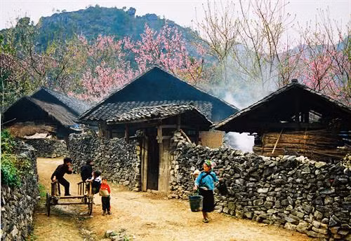  La vie quotidienne des habitants locaux.