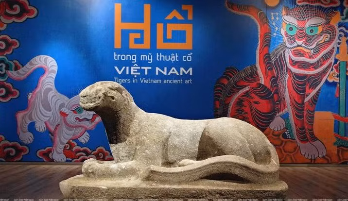 Statue de tigre en pierre sur la tombe de Tran Thu Do, datant de 1264.