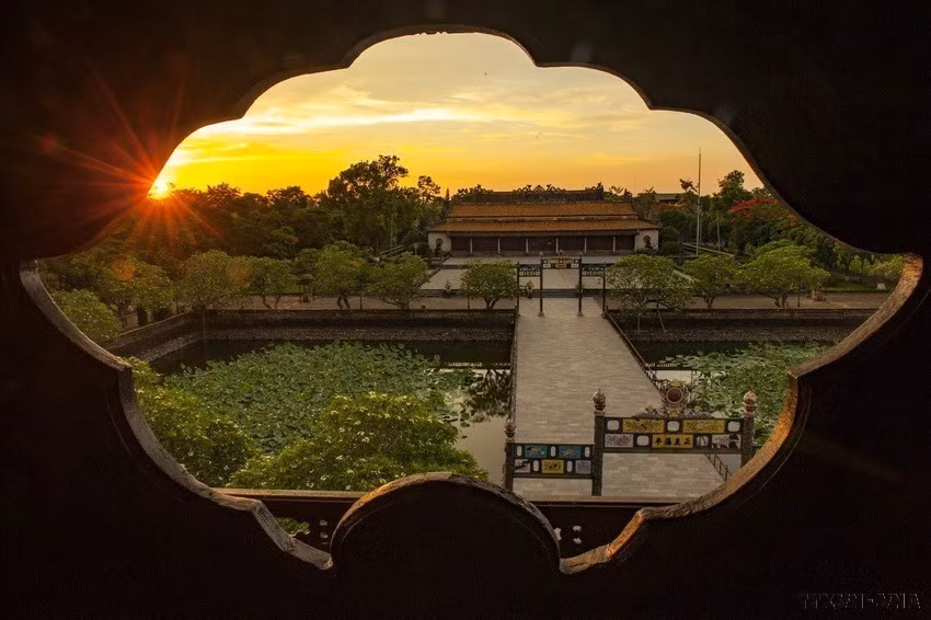 Le palais Thai Hoà (Harmonie suprême) est situé à Dai Nôi (Grand Intérieur) dans la cité impériale de Huê. 