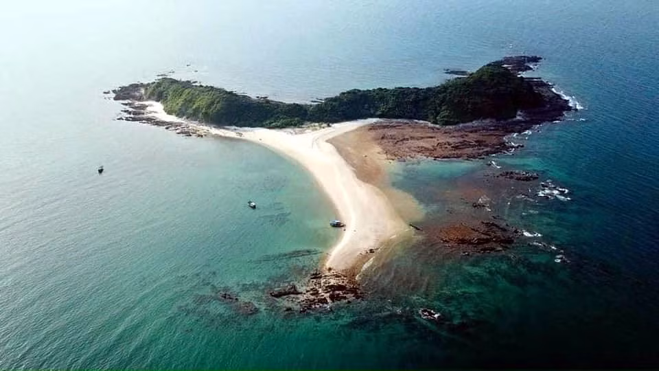 L'îlot du Crabe, commune de Dong Tien, district de Cô Tô. Photo: VNA