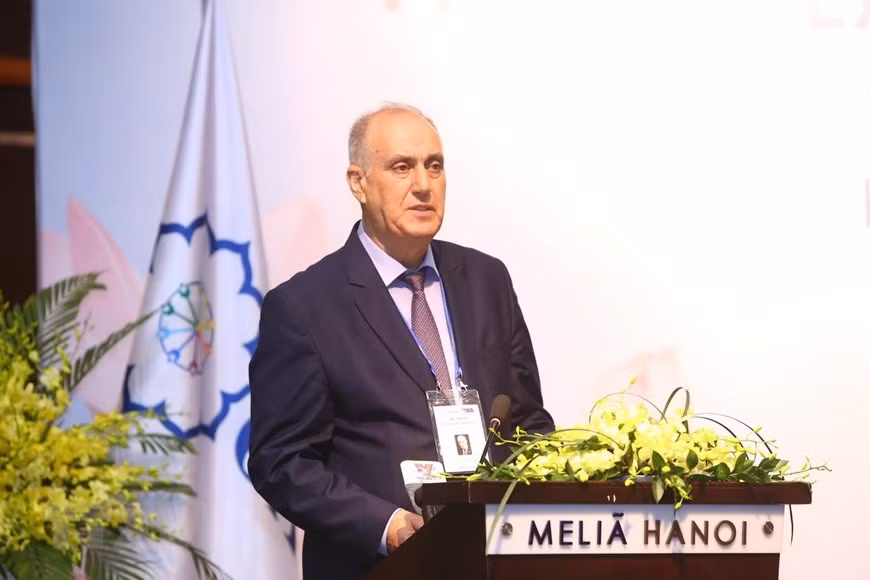 Le président d'OANA, Aslan Aslanov, a pris la parole à cette réunion. Photo: VNA 