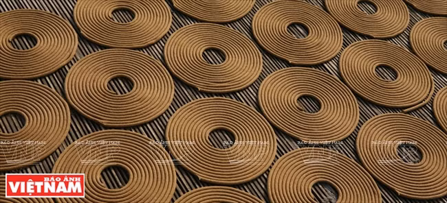 Des spirales d’encens sont souvent utilisées pendant le Têt.
