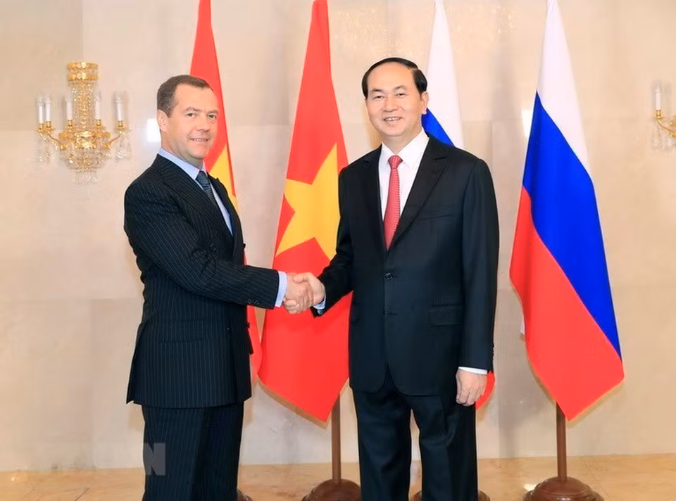  Le président Tran Dai Quang (droite) a rencontré le Premier ministre russe Dmitry Medvedev, le 29 juin 2017, à Moscou, en Russie. 
