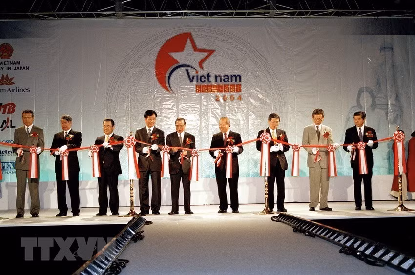 Ouverture de la Fête du Vietnam 2014 qui a eu lieu du 4 au 8 juin 2004 à Yokohama (Japon) 