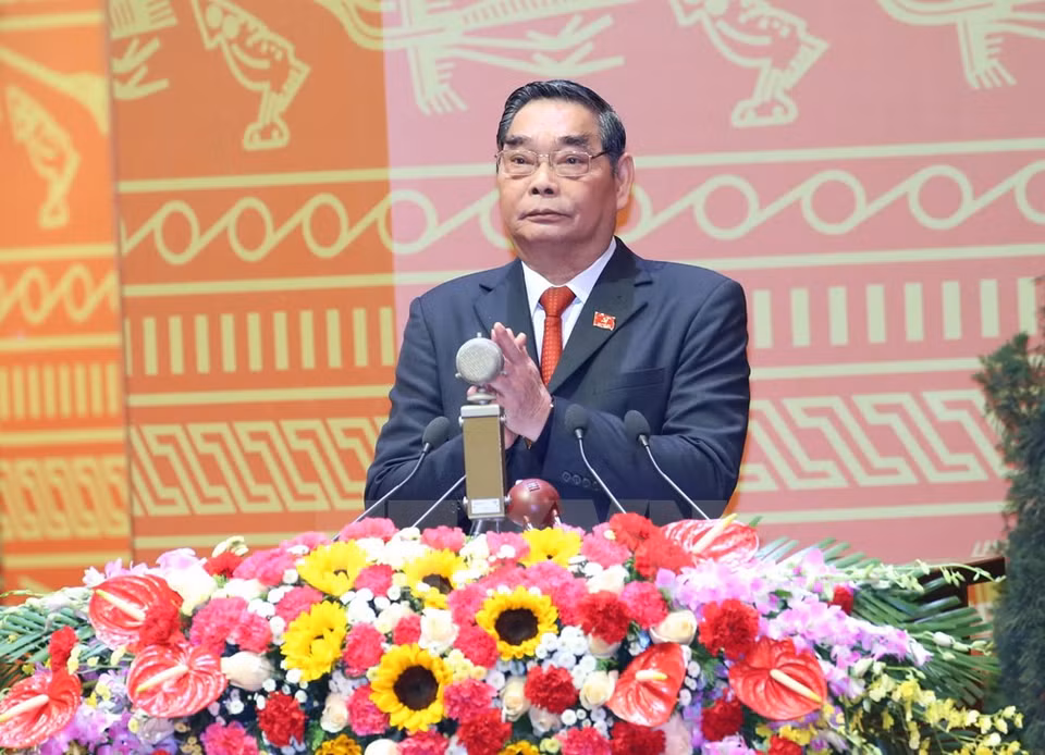Le Hong Anh, membre du Bureau politique​ et permanent du Secrétariat du PCV, fait un bilan sur la direction du Parti, du CC du PCV du 11e mandat. 