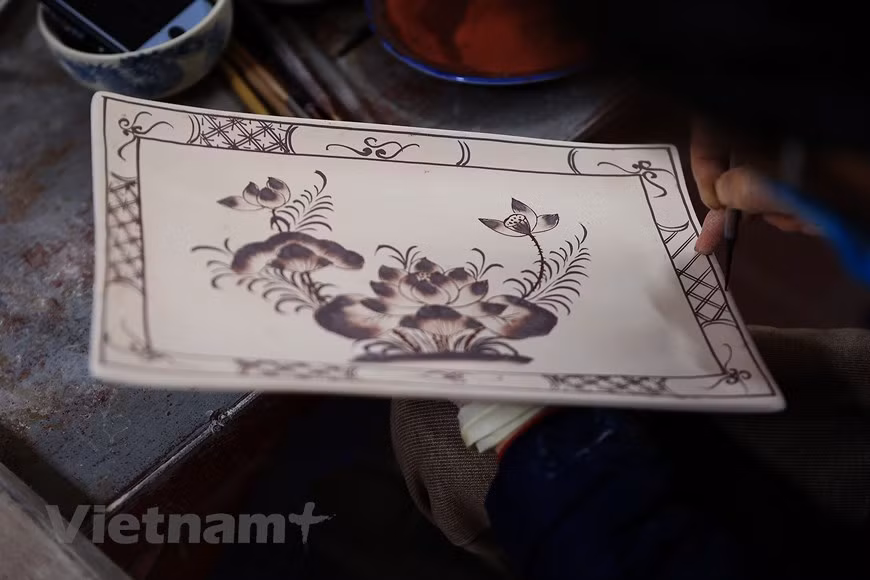 Les dessins et motifs semblent simples mais demandent à l'artisan de la persévérance et des mains habiles. 