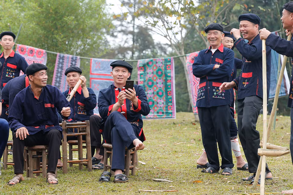 Le costume est un élément important de la préservation et de la promotion des valeurs culturelles des "Dao quân chet", préservées de génération en génération.