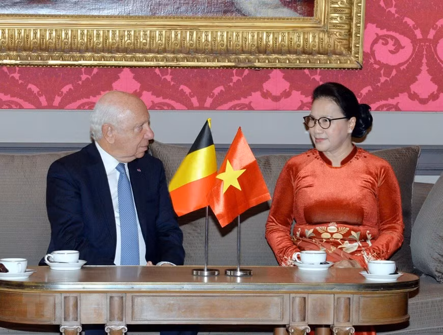 La présidente de l’Assemblée nationale vietnamienne, Nguyen Thi Kim Ngan, a eu le 4 avril à Bruxelles une entrevue avec le président du Sénat belge, Jacques Brotchi. 