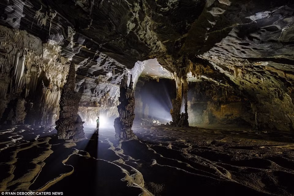 Elle pourrait être une extension d'une caverne déjà connue baptisée Hang Tien. 