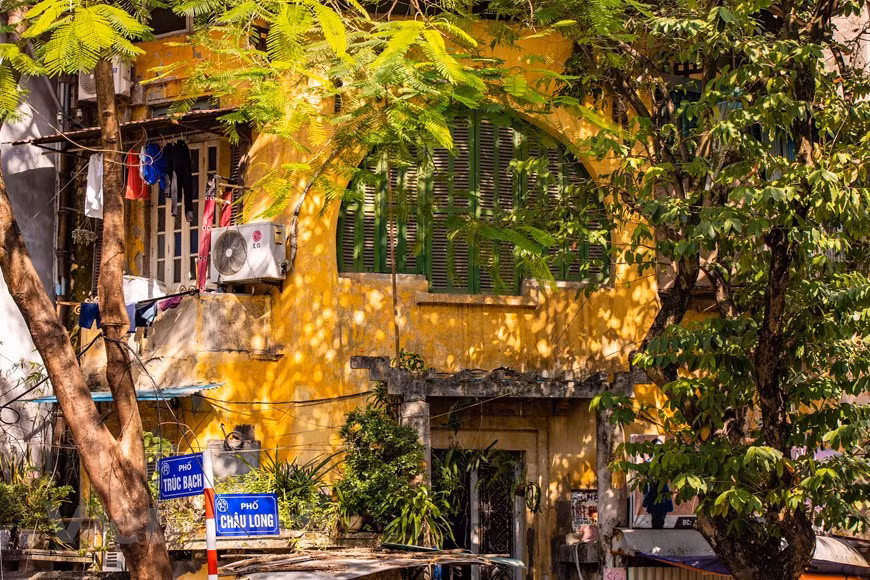 La tranquillité de Hanoi fascine les touristes. Photo: VietnamPlus 