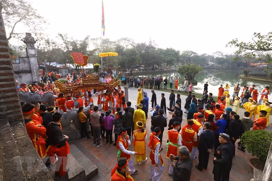 Procession solennelle du roi vivant. Photo: VietnamPlus 