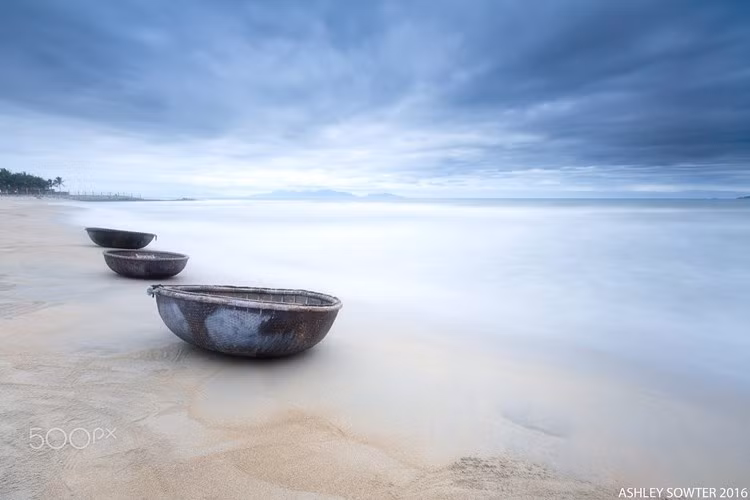 Aube sur la plage de Cua Dai, Hoi An, province de Quang Nam. Photo: Ashley Sowter 
