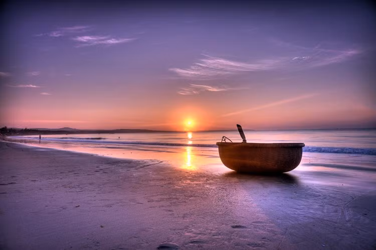 Aube à Mui Ne, Phan Thiet, province de Binh Thuan. Photo: Mark Burban