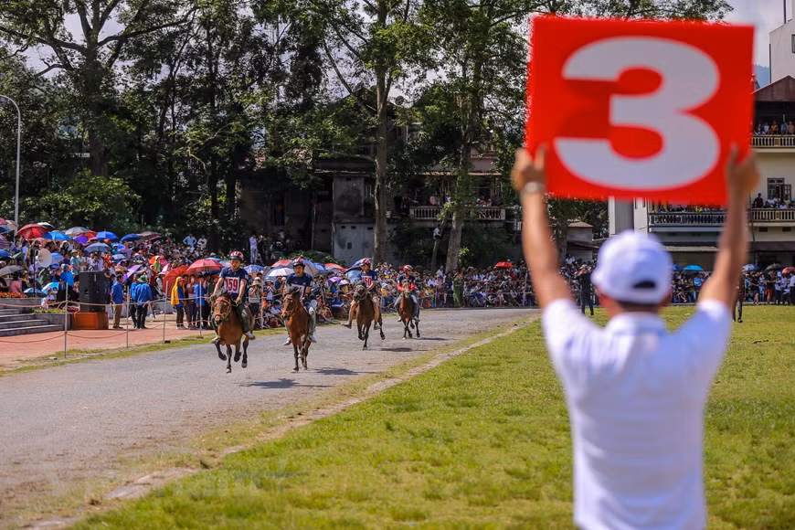 De nombreux visiteurs ont dit qu'ils ont pris beaucoup de plaisir à cet événement de course de chevaux unique. Photo: VNA