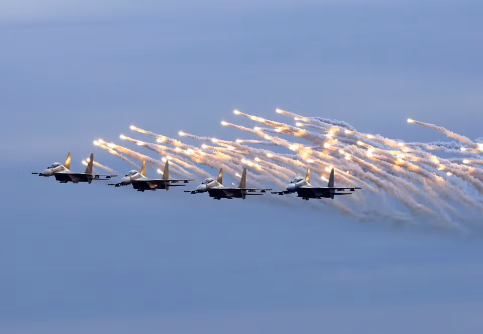 Ce sera également l'occasion pour le Vietnam de diversifier ses fournisseurs d’équipements techniques et logistiques au service de ses forces armées, de s'informer des dernières tendances de développement des armes et des équipements techniques dans le monde et d'explorer les opportunités d'exportation de produits de l'industrie de la défense nationale.