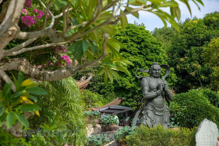 Une statue protectrice installée dans la pagode. Photo: Vietnam+ 