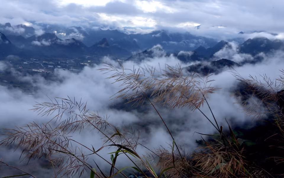 La ville de Lai Chau enveloppée dans les nuages. Photo : VNA 