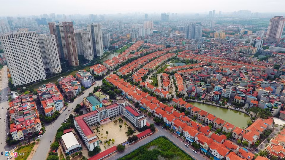 Le Village des Viêt kiêu européens est un "village" situé dans la nouvelle zone urbaine de Mô Lao (Ha Dông).