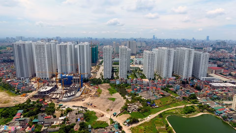 Situé au 458, rue Minh Khai, arrondissement de Hai Bà Trưng, Times City est construit sur une superficie totale de 364.500 m² selon le style d’architecture écologique de Singapour avec des appartements de luxe.