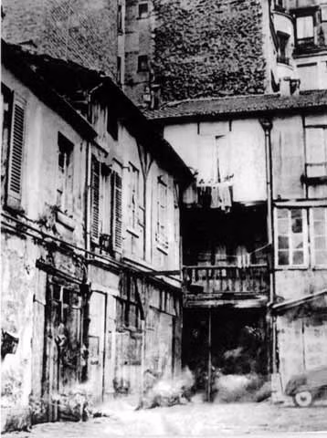 La maison au N° 9, rue Compoint, où Nguyen Ai Quoc vécut à Paris pour mener ses activités révolutionnaires en France.