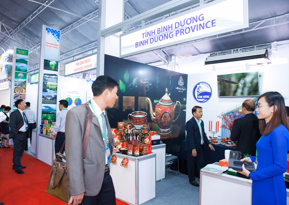Le stand de la Sarl Minh Long 1 à l’exposition «Vietnam, partenaire d’affaires fiable et potentiel » dans le cadre de la Semaine des dirigeants économiques de l'APEC 2017 à Dà Nang.