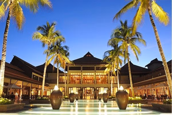 Furama Resort Da Nang – 105, rue Vo Nguyên Giap, arrondissement de Ngu Hanh Son.