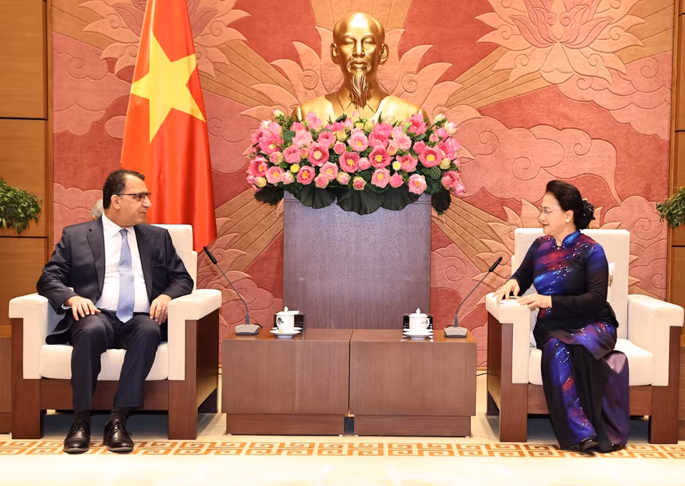 La présidente de l'Assemblée nationale vietnamienne, Nguyen Thi Kim Ngan reçoit l'ambassadeur chilien Jaime Chomali Garib, le 11 décembre 2020. Photo: VNA