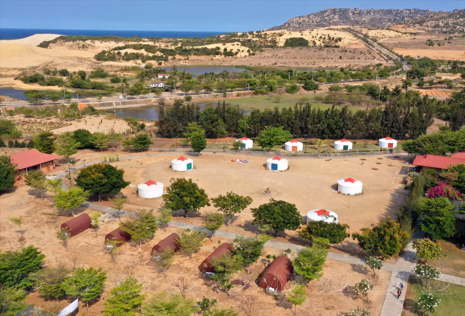 La zone touristique de Tanyoli, de 10 hectares, est située dans le hameau de Son Hai, district de Thuan Nam, province de Ninh Thuan. Photo: Vietnam Illustré 