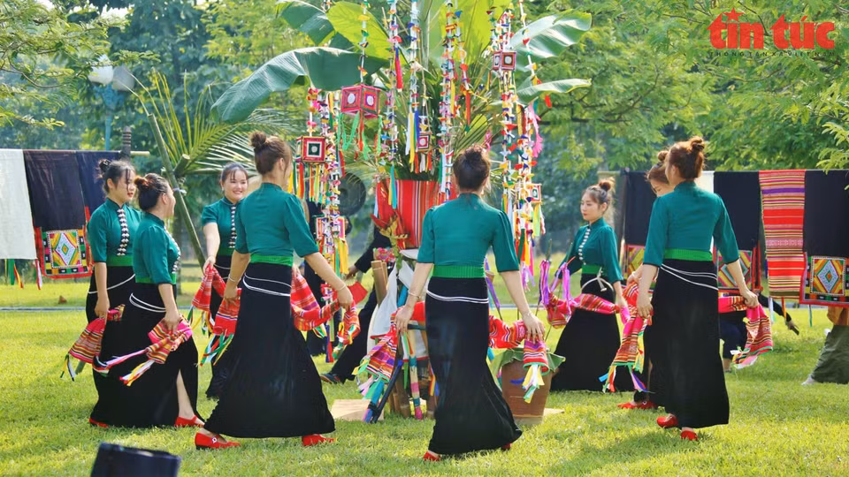 Le festival Then Kin Pang comprend aussi des danses et des spectacles. 