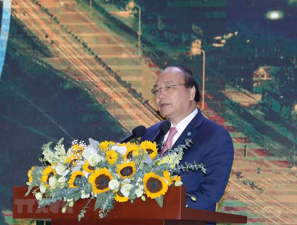 Le Premier ministre Nguyen Xuan Phuc s'exprime à la conférence « Hanoï 2018 – Coopération, Investissement et Développement » 