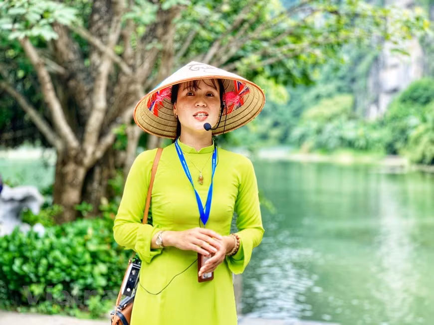 Les guides touristiques à Trang An sont sympathiques et très professionnels. 