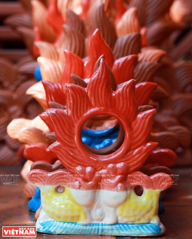 Porcelaine décorative pour le toit des temples et pagodes.