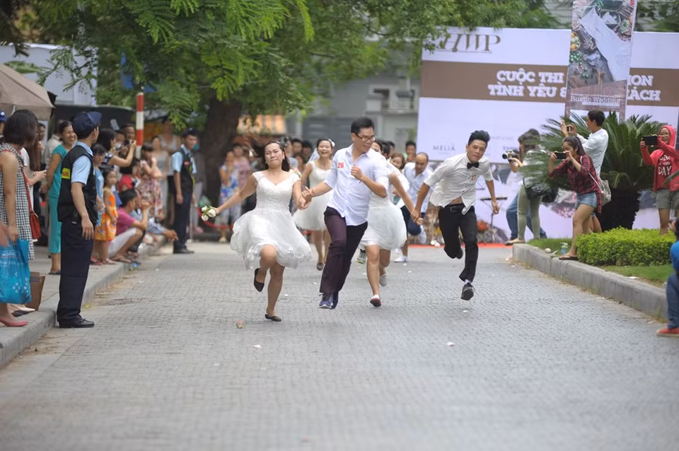 Les couples ont tout donné. Photo : Minh Son/VNA 