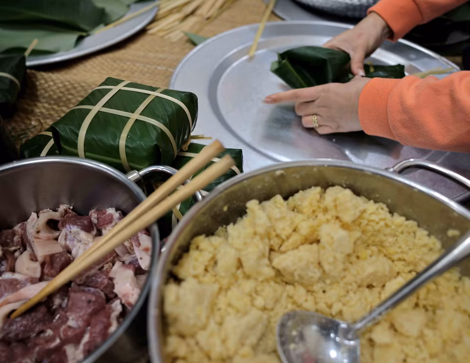 La qualité d'un banh chung dépend également de l’habileté de ceux qui l’emballent.