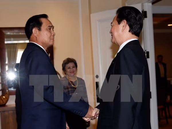 Rencontre avec son homologue thaïlandais Prayuth Chan-ocha 