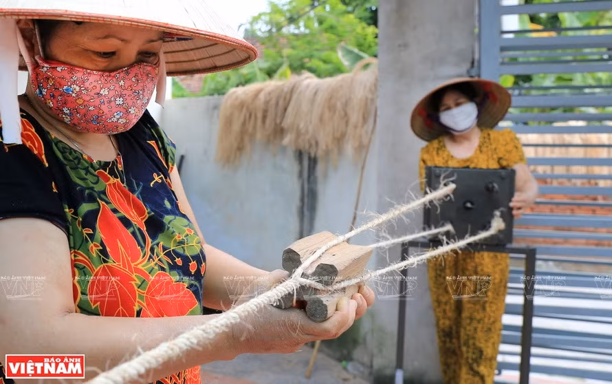 Tressage d’une corde de fibres de bananier