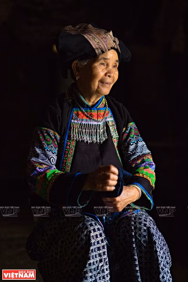 Portrait d’une femme d’ethnie Bô Y. 