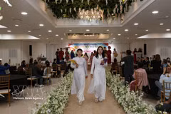 Défilé de l’ao dai lors de la cérémonie célébrant le 7e anniversaire de l’Association des femmes vietnamiennes immigrées (VMWA) à Ansan. Photo: VNA