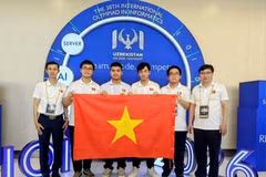 Quatre élèves primés aux Olympiades internationales d'informatique (IOI) 2026. Photo: MOET