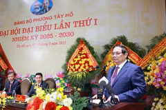 Le Premier ministre s'exprime au premier congrès de l’organisation du Parti du quartier de Tây Hô. Photo: VNA