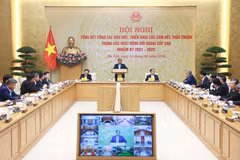 Le Premier ministre Pham Minh Chinh préside la conférence-bilan sur le suivi et la mise en œuvre des accords et engagements internationaux dans le cadre des activités diplomatiques de haut niveau pour la période 2021-2025. Photo: VNA