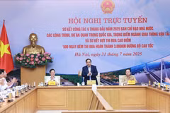 Le Premier ministre Pham Minh Chinh fixe l'objectif d'achever 2.476 km d’autoroutes au 19 août. Photo: VNA