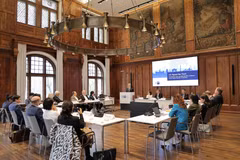 Table ronde en Bavière visant à dynamiser les liens commerciaux entre les entreprises vietnamiennes et cet État du sud-est de l'Allemagne. Photo: VNA