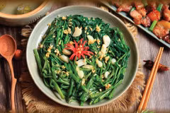 Rau muống xào tỏi dans le "Top 100 vegetable dishes in the world" 