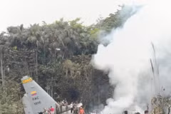 Le crash d'un avion de transport militaire, survenu le 23 mars, a fait 69 morts et de nombreux blessés. Photo: Xinhua/VNA