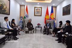 Rencontre de l’ambassadeur du Vietnam en Inde avec des représentants de la communauté vietnamienne dans ce pays. Photo: VNA