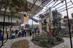 Installation « Guerre et Paix » au Musée de Hanoï. Photo: VietnamPlus