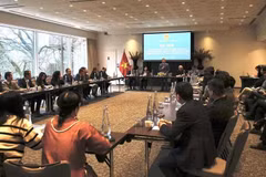 Une centaine d’experts et intellectuels vietnamiens résidant en Belgique et au Luxembourg se sont réunis lors du colloque organisé par l’ambassade du Vietnam. Photo: Ambassade du Vietnam en Belgique et au Luxembourg